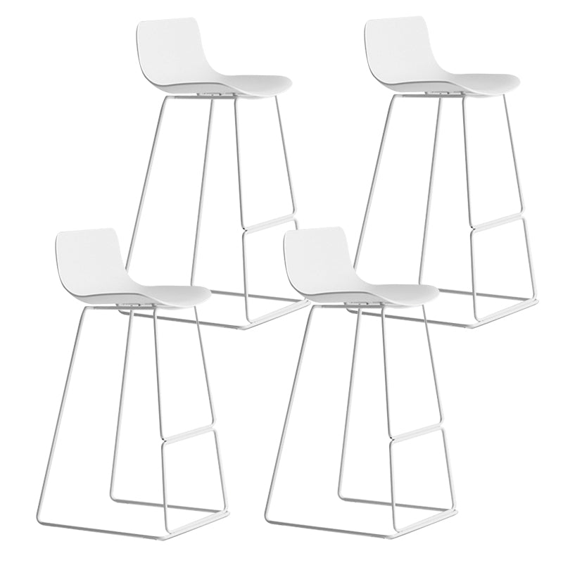Bucket Footrest Bar & Counter Stool Indoor Plastic Modern Counter Bar Stool White 4 Piece Set Counter Stool(26"H) Clearhalo 'Bar Furniture' 'Bar Stools' 'bar_stools' 'furn' 'furn_bar_stools' 'furniture_bar_stools' 'Kitchen & Dining Furniture' 'kitchen&dining_furn' 'kitchen' 'kitchen_furn' Furniture' 4184602