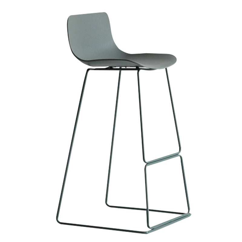 Bucket Footrest Bar & Counter Stool Indoor Plastic Modern Counter Bar Stool Green 1 Piece Counter Stool(26"H) Clearhalo 'Bar Furniture' 'Bar Stools' 'bar_stools' 'furn' 'furn_bar_stools' 'furniture_bar_stools' 'Kitchen & Dining Furniture' 'kitchen&dining_furn' 'kitchen' 'kitchen_furn' Furniture' 4184613