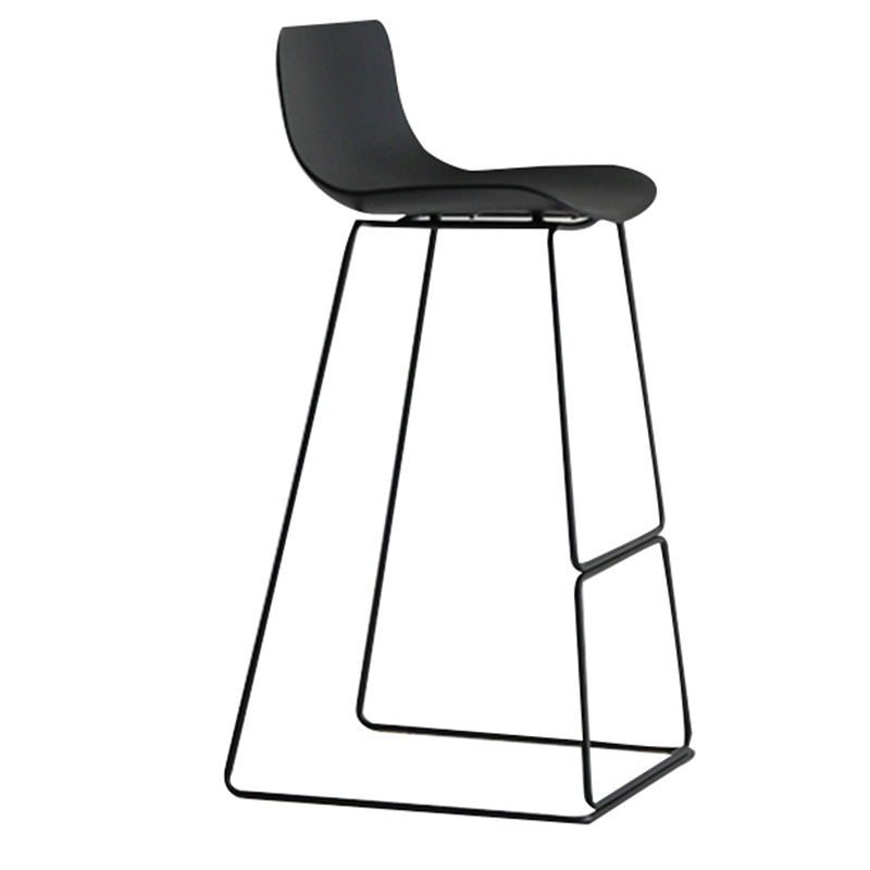Bucket Footrest Bar & Counter Stool Indoor Plastic Modern Counter Bar Stool Black 1 Piece Counter Stool(26"H) Clearhalo 'Bar Furniture' 'Bar Stools' 'bar_stools' 'furn' 'furn_bar_stools' 'furniture_bar_stools' 'Kitchen & Dining Furniture' 'kitchen&dining_furn' 'kitchen' 'kitchen_furn' Furniture' 4184622