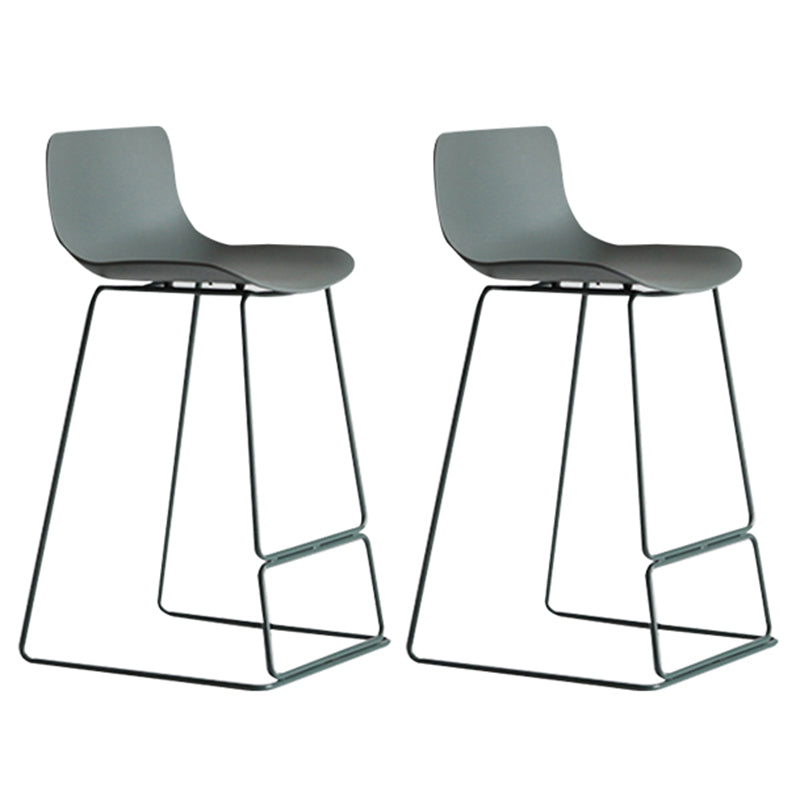 Bucket Footrest Bar & Counter Stool Indoor Plastic Modern Counter Bar Stool Green 2 Piece Set Counter Stool (24"H) Clearhalo 'Bar Furniture' 'Bar Stools' 'bar_stools' 'furn' 'furn_bar_stools' 'furniture_bar_stools' 'Kitchen & Dining Furniture' 'kitchen&dining_furn' 'kitchen' 'kitchen_furn' Furniture' 4184626