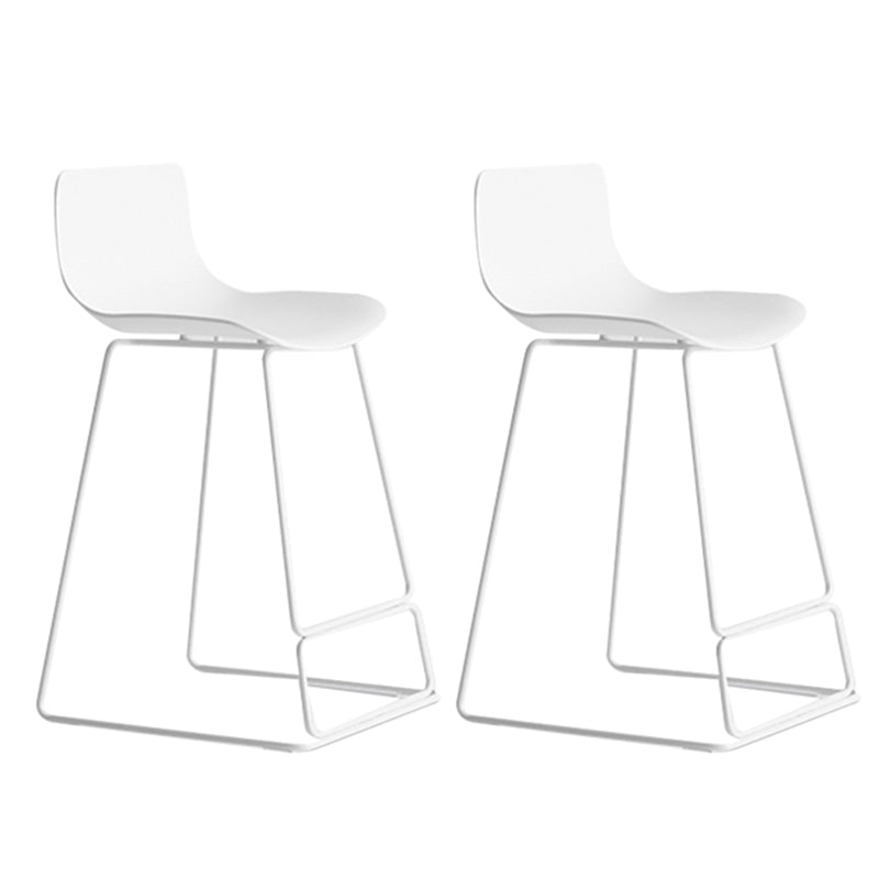 Bucket Footrest Bar & Counter Stool Indoor Plastic Modern Counter Bar Stool White 2 Piece Set Counter Stool (24"H) Clearhalo 'Bar Furniture' 'Bar Stools' 'bar_stools' 'furn' 'furn_bar_stools' 'furniture_bar_stools' 'Kitchen & Dining Furniture' 'kitchen&dining_furn' 'kitchen' 'kitchen_furn' Furniture' 4184630