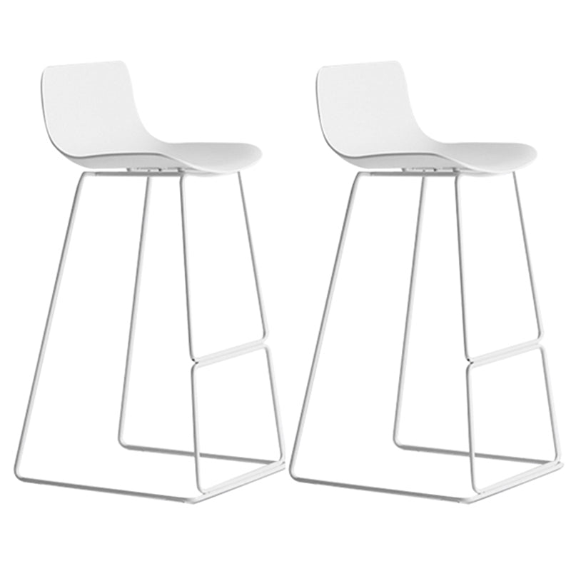 Bucket Footrest Bar & Counter Stool Indoor Plastic Modern Counter Bar Stool White 2 Piece Set Clearhalo 'Bar Furniture' 'Bar Stools' 'bar_stools' 'furn' 'furn_bar_stools' 'furniture_bar_stools' 'Kitchen & Dining Furniture' 'kitchen&dining_furn' 'kitchen' 'kitchen_furn' Furniture' 4184631