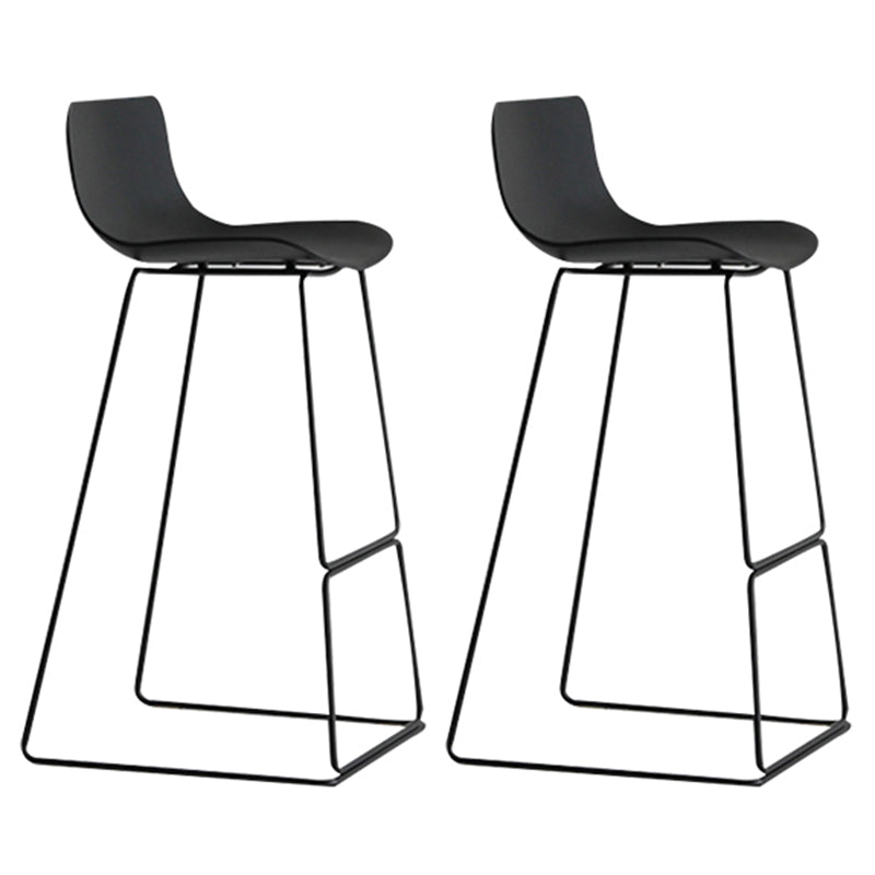 Bucket Footrest Bar & Counter Stool Indoor Plastic Modern Counter Bar Stool Black 2 Piece Set Clearhalo 'Bar Furniture' 'Bar Stools' 'bar_stools' 'furn' 'furn_bar_stools' 'furniture_bar_stools' 'Kitchen & Dining Furniture' 'kitchen&dining_furn' 'kitchen' 'kitchen_furn' Furniture' 4184633