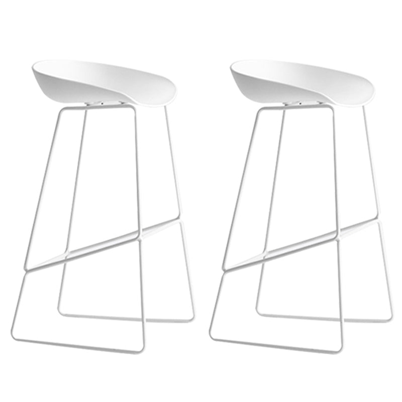 Modern Plastic Counter & Bar Stool Bucket Footrest Stool for Coffee Shop White 2 Piece Set Clearhalo 'Bar Furniture' 'Bar Stools' 'bar_stools' 'furn' 'furn_bar_stools' 'furniture_bar_stools' 'Kitchen & Dining Furniture' 'kitchen&dining_furn' 'kitchen' 'kitchen_furn' Furniture' 4185201