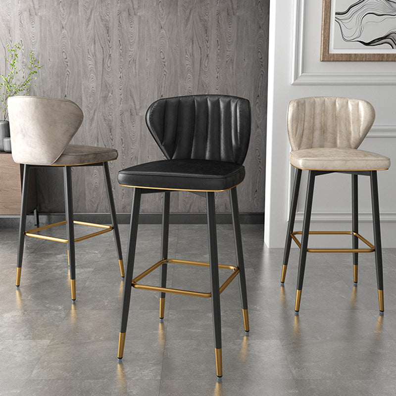 Contemporary Leather Bar Stool Buckets Indoor Low Back Stool with Steel Legs Clearhalo 'Bar Furniture' 'Bar Stools' 'bar_stools' 'furn' 'furn_bar_stools' 'furniture_bar_stools' 'Kitchen & Dining Furniture' 'kitchen&dining_furn' 'kitchen' 'kitchen_furn' Furniture' 4186126