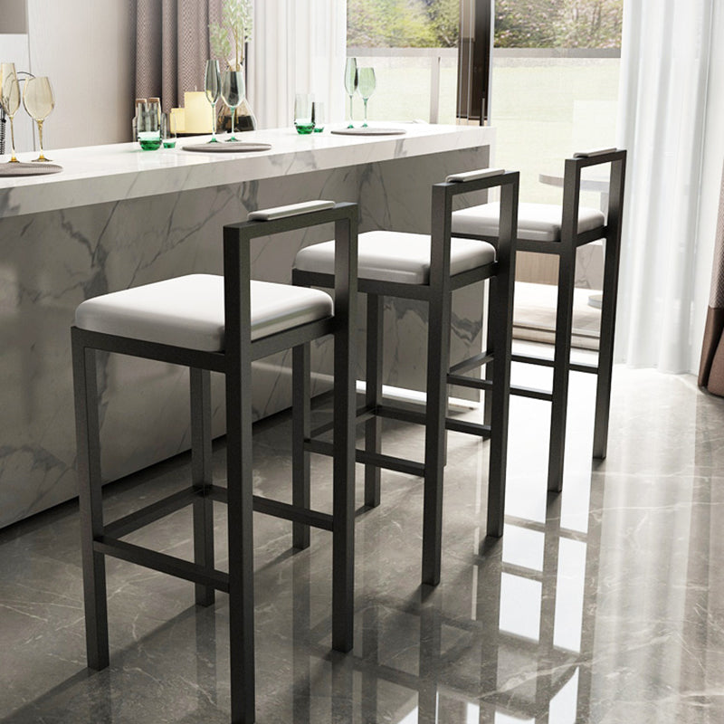 Black Iron Low Back Barstool Industrial Restaurant Tall Stool with Square Seat Clearhalo 'Bar Furniture' 'Bar Stools' 'bar_stools' 'furn' 'furn_bar_stools' 'furniture_bar_stools' 'Kitchen & Dining Furniture' 'kitchen&dining_furn' 'kitchen' 'kitchen_furn' Furniture' 4186631
