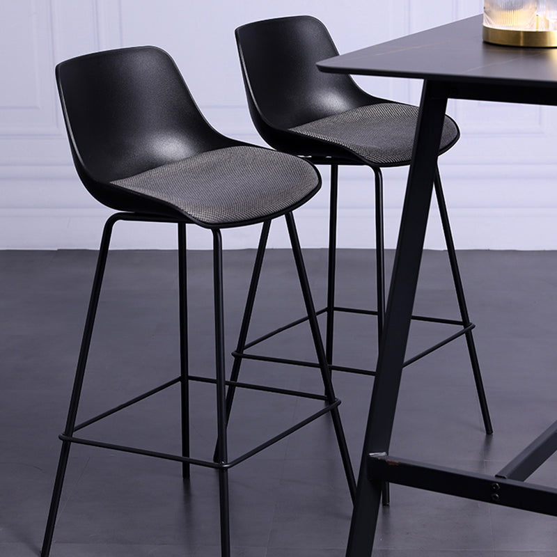Industrial White Upholstered Barstool Black Indoor Tall Stool with Bucket Seat Clearhalo 'Bar Furniture' 'Bar Stools' 'bar_stools' 'furn' 'furn_bar_stools' 'furniture_bar_stools' 'Kitchen & Dining Furniture' 'kitchen&dining_furn' 'kitchen' 'kitchen_furn' Furniture' 4186646