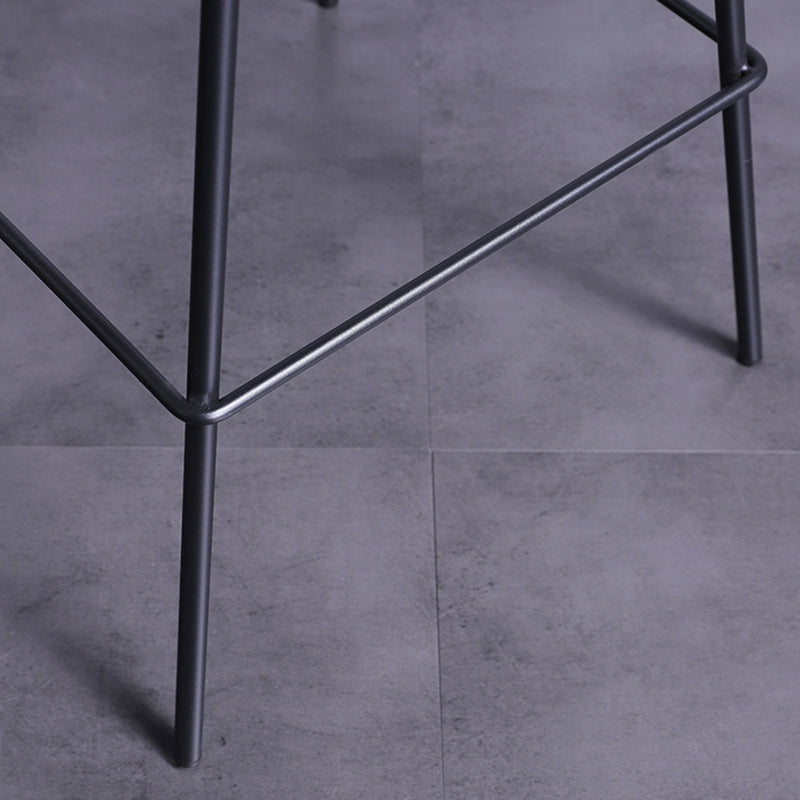 Industrial White Upholstered Barstool Black Indoor Tall Stool with Bucket Seat Clearhalo 'Bar Furniture' 'Bar Stools' 'bar_stools' 'furn' 'furn_bar_stools' 'furniture_bar_stools' 'Kitchen & Dining Furniture' 'kitchen&dining_furn' 'kitchen' 'kitchen_furn' Furniture' 4186653
