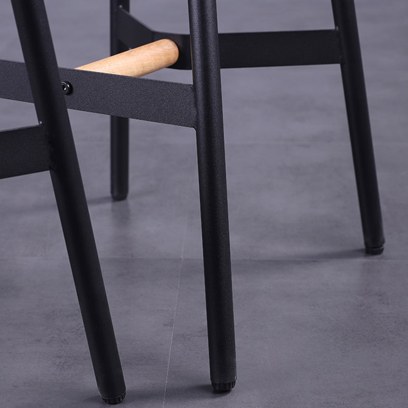 Scandinavian Black Counter Stools Metal Wood Backless Bar Stools with Round Seat Clearhalo 'Bar Furniture' 'Bar Stools' 'bar_stools' 'furn' 'furn_bar_stools' 'furniture_bar_stools' 'Kitchen & Dining Furniture' 'kitchen&dining_furn' 'kitchen' 'kitchen_furn' Furniture' 4198843