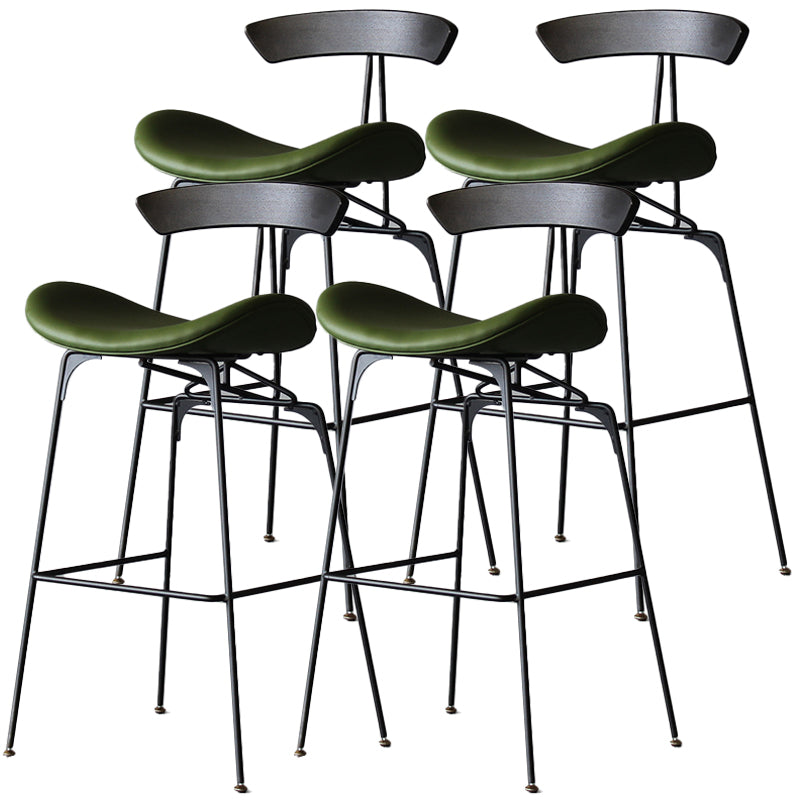 Black Iron Bar Stool Industrial Style Low Back Counter Stool with Saddle Seat Green 4 Piece Set Clearhalo 'Bar Furniture' 'Bar Stools' 'bar_stools' 'furn' 'furn_bar_stools' 'furniture_bar_stools' 'Kitchen & Dining Furniture' 'kitchen&dining_furn' 'kitchen' 'kitchen_furn' Furniture' 4211086