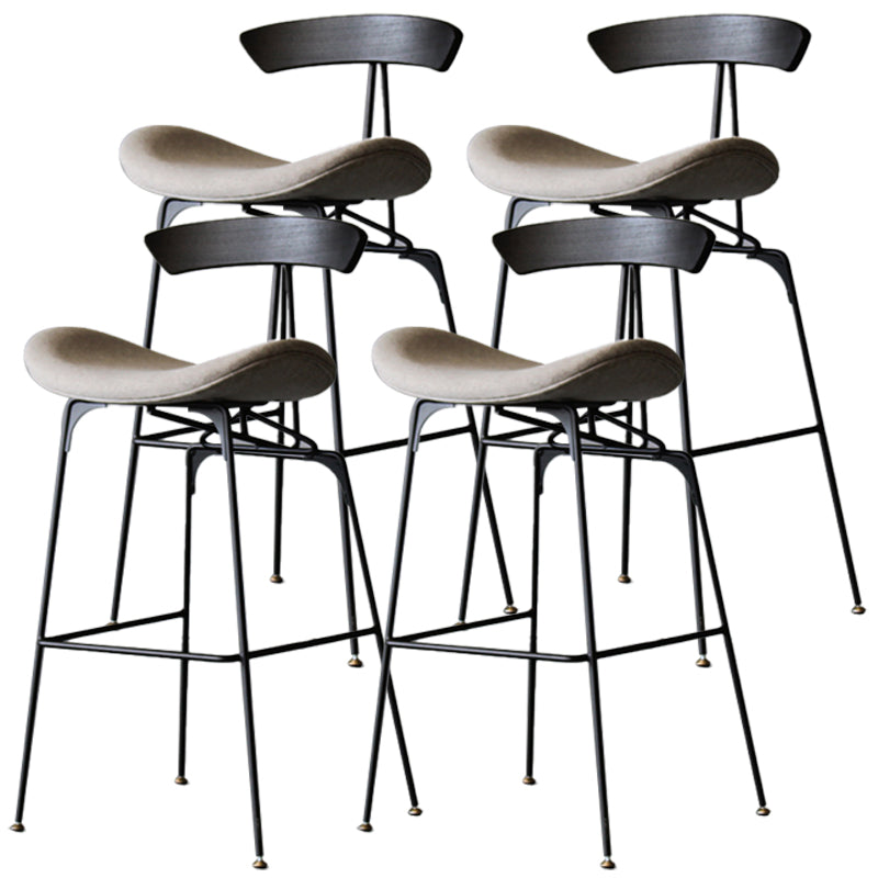 Black Iron Bar Stool Industrial Style Low Back Counter Stool with Saddle Seat Light Gray 4 Piece Set Clearhalo 'Bar Furniture' 'Bar Stools' 'bar_stools' 'furn' 'furn_bar_stools' 'furniture_bar_stools' 'Kitchen & Dining Furniture' 'kitchen&dining_furn' 'kitchen' 'kitchen_furn' Furniture' 4211092