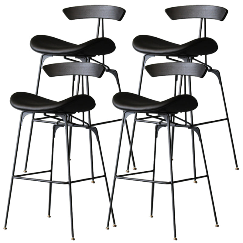 Black Iron Bar Stool Industrial Style Low Back Counter Stool with Saddle Seat Black 4 Piece Set Clearhalo 'Bar Furniture' 'Bar Stools' 'bar_stools' 'furn' 'furn_bar_stools' 'furniture_bar_stools' 'Kitchen & Dining Furniture' 'kitchen&dining_furn' 'kitchen' 'kitchen_furn' Furniture' 4211109