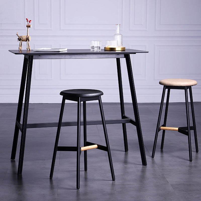 Industrial Black Counter Stools Metal Wood Backless Bar Stools with Round Seat Clearhalo 'Bar Furniture' 'Bar Stools' 'bar_stools' 'furn' 'furn_bar_stools' 'furniture_bar_stools' 'Kitchen & Dining Furniture' 'kitchen&dining_furn' 'kitchen' 'kitchen_furn' Furniture' 4211150