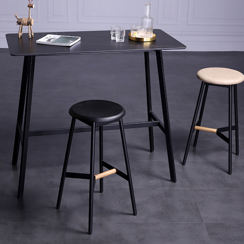 Industrial Black Counter Stools Metal Wood Backless Bar Stools with Round Seat Clearhalo 'Bar Furniture' 'Bar Stools' 'bar_stools' 'furn' 'furn_bar_stools' 'furniture_bar_stools' 'Kitchen & Dining Furniture' 'kitchen&dining_furn' 'kitchen' 'kitchen_furn' Furniture' 4211154