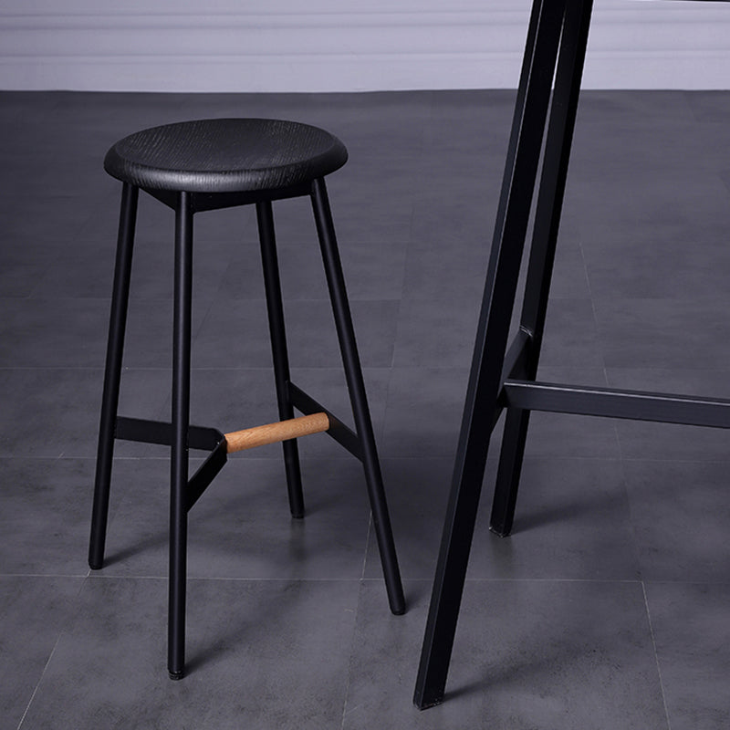 Industrial Black Counter Stools Metal Wood Backless Bar Stools with Round Seat Clearhalo 'Bar Furniture' 'Bar Stools' 'bar_stools' 'furn' 'furn_bar_stools' 'furniture_bar_stools' 'Kitchen & Dining Furniture' 'kitchen&dining_furn' 'kitchen' 'kitchen_furn' Furniture' 4211165