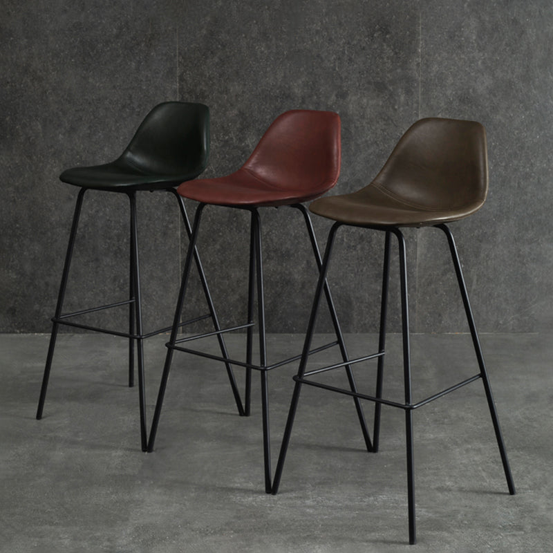 Black Metal Bar Stool Scandinavian Low Back Bristol Counter Stool with Bucket Seat Clearhalo 'Bar Furniture' 'Bar Stools' 'bar_stools' 'furn' 'furn_bar_stools' 'furniture_bar_stools' 'Kitchen & Dining Furniture' 'kitchen&dining_furn' 'kitchen' 'kitchen_furn' Furniture' 4211251