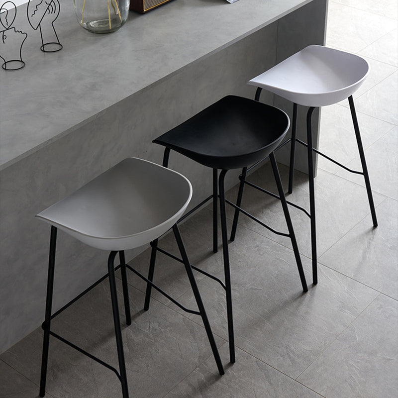 Scandinavian Metal Plastic Counter Stools Backless Bar Stools with Bucket Seat Clearhalo 'Bar Furniture' 'Bar Stools' 'bar_stools' 'furn' 'furn_bar_stools' 'furniture_bar_stools' 'Kitchen & Dining Furniture' 'kitchen&dining_furn' 'kitchen' 'kitchen_furn' Furniture' 4211641
