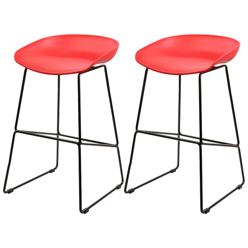 Scandinavian Steel Plastic Counter Stools Backless Bar Stools with Bucket Seat (Set of 2) Black Red 2 Piece Set Clearhalo 'Bar Furniture' 'Bar Stools' 'bar_stools' 'furn' 'furn_bar_stools' 'furniture_bar_stools' 'Kitchen & Dining Furniture' 'kitchen&dining_furn' 'kitchen' 'kitchen_furn' Furniture' 4211690