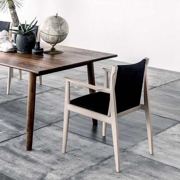 Contemporary Solid Wood Brown Table Rectangle Standard Dining Table for Kitchen Clearhalo ' dining_table' 'Dining Tables & Seating' 'Dining Tables' 'furn' 'furn_dining_table' 'Furniture' 'furniture_dining_table' 'Kitchen & Dining Furniture' 'kitchen&dining_furn' 'kitchen' 'kitchen_dining_table' 4239030