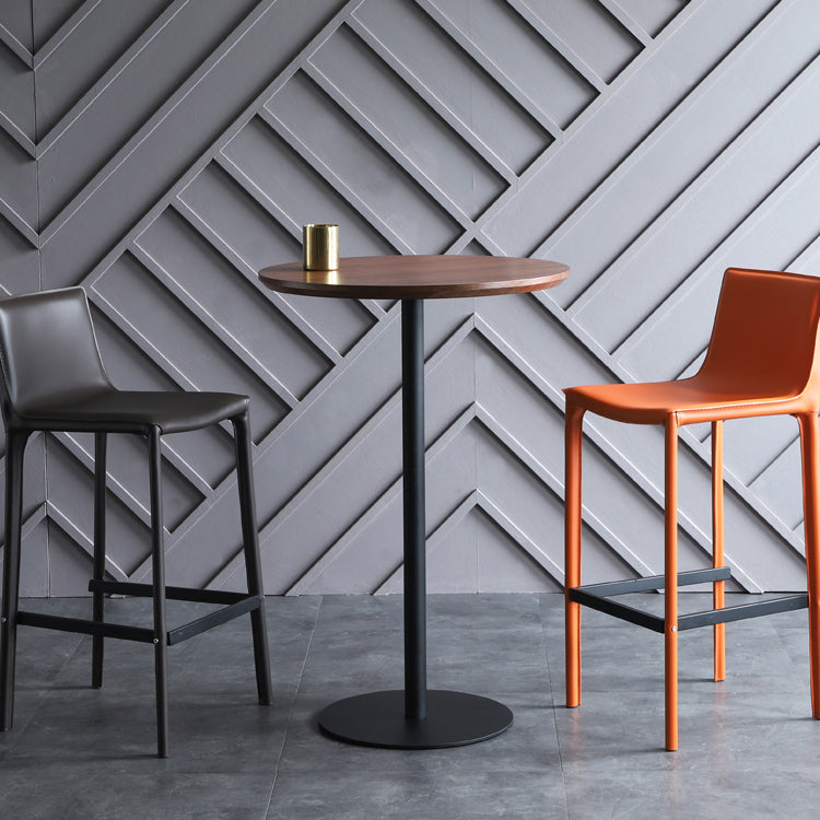 Industrial Wood Bar Dining Table Round Indoor Bistro Table with Single Pedestal Clearhalo 'Bar Furniture' 'Bar Tables' 'bar_tables' 'Furniture' 'furniture_bar_tables' 'Kitchen & Dining Furniture' 'kitchen&dining_furn' 'kitchen' 4240154