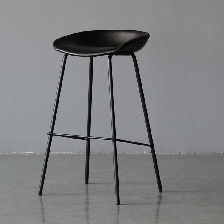 Leather Bucket Bar Stool Modern Low Back Footrest Indoor Counter and Bar Stool Black 1 Piece Clearhalo 'Bar Furniture' 'Bar Stools' 'bar_stools' 'furn' 'furn_bar_stools' 'furniture_bar_stools' 'Kitchen & Dining Furniture' 'kitchen&dining_furn' 'kitchen' 'kitchen_furn' Furniture' 4250666