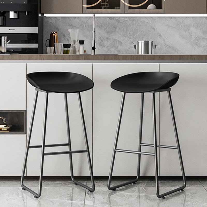 Contemporary Bucket Counter Bar Stool Armless Plastic Bar Stool with Footrest, Iron Base Clearhalo 'Bar Furniture' 'Bar Stools' 'bar_stools' 'furn' 'furn_bar_stools' 'furniture_bar_stools' 'Kitchen & Dining Furniture' 'kitchen&dining_furn' 'kitchen' 'kitchen_furn' Furniture' 4259038
