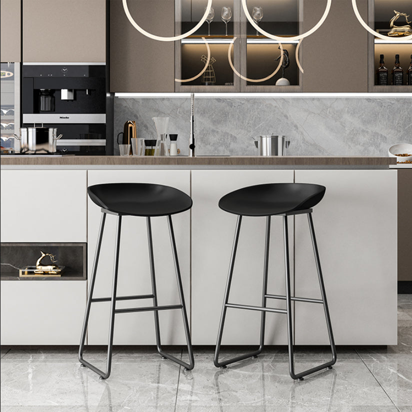 Contemporary Bucket Counter Bar Stool Armless Plastic Bar Stool with Footrest, Iron Base Clearhalo 'Bar Furniture' 'Bar Stools' 'bar_stools' 'furn' 'furn_bar_stools' 'furniture_bar_stools' 'Kitchen & Dining Furniture' 'kitchen&dining_furn' 'kitchen' 'kitchen_furn' Furniture' 4259048