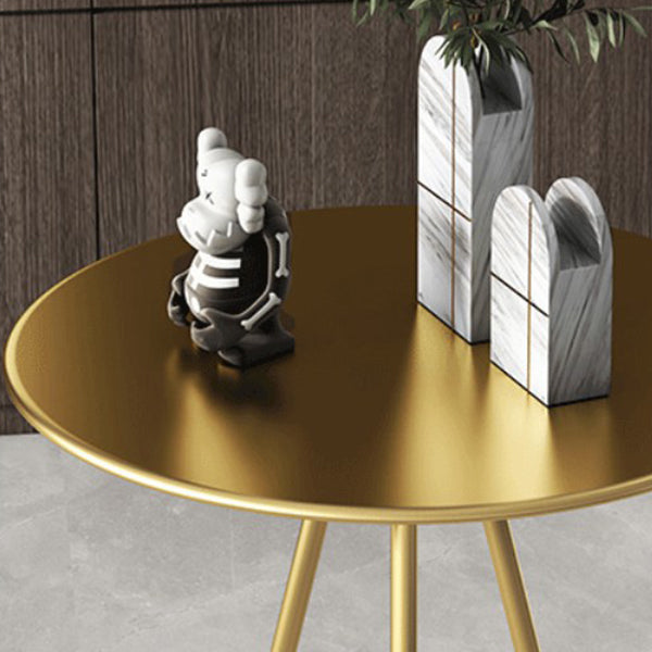 Industrial Round Indoor Bar Dining Table Iron Tripod Pedestal Bistro Table with Footrest Clearhalo 'Bar Furniture' 'Bar Tables' 'bar_tables' 'furn' 'furn_bar_tables' 'Furniture' 'furniture_bar_tables' 'Kitchen & Dining Furniture' 'kitchen&dining_furn' 'kitchen' 4274861