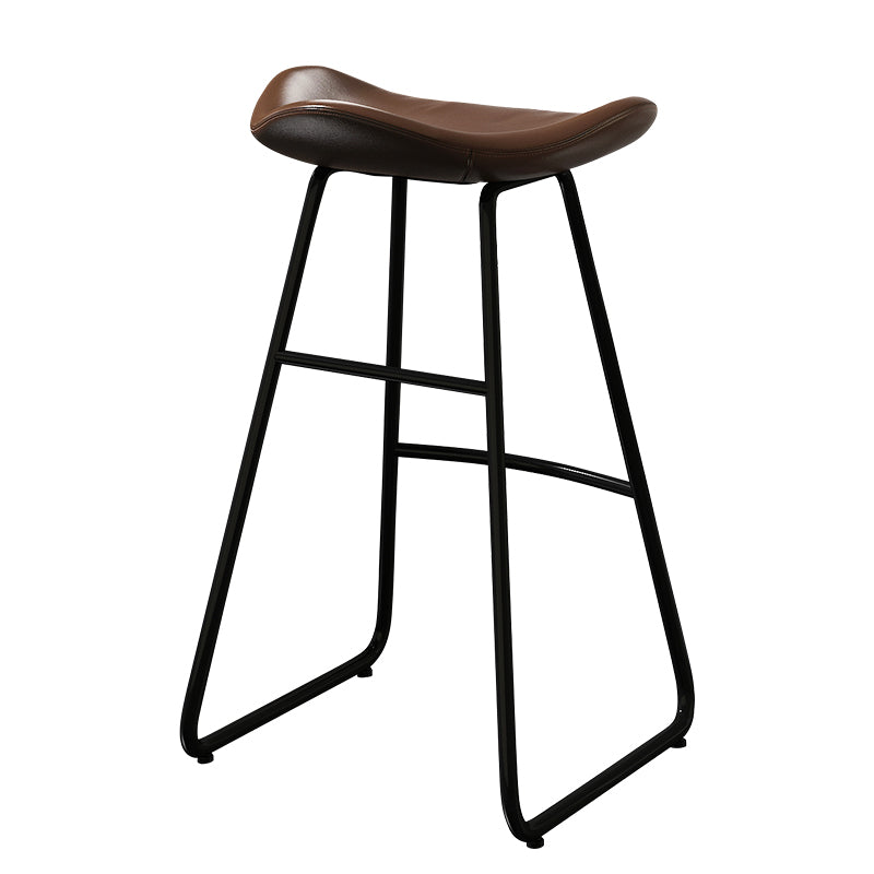 Glam Counter Bar Stool Armless Leather Indoor Bar Stool with Footrest Iron Base Black 1 Piece Counter Stool(26"H) Clearhalo 'Bar Furniture' 'Bar Stools' 'bar_stools' 'furn' 'furn_bar_stools' 'furniture_bar_stools' 'Kitchen & Dining Furniture' 'kitchen&dining_furn' 'kitchen' 'kitchen_furn' Furniture' 4275475
