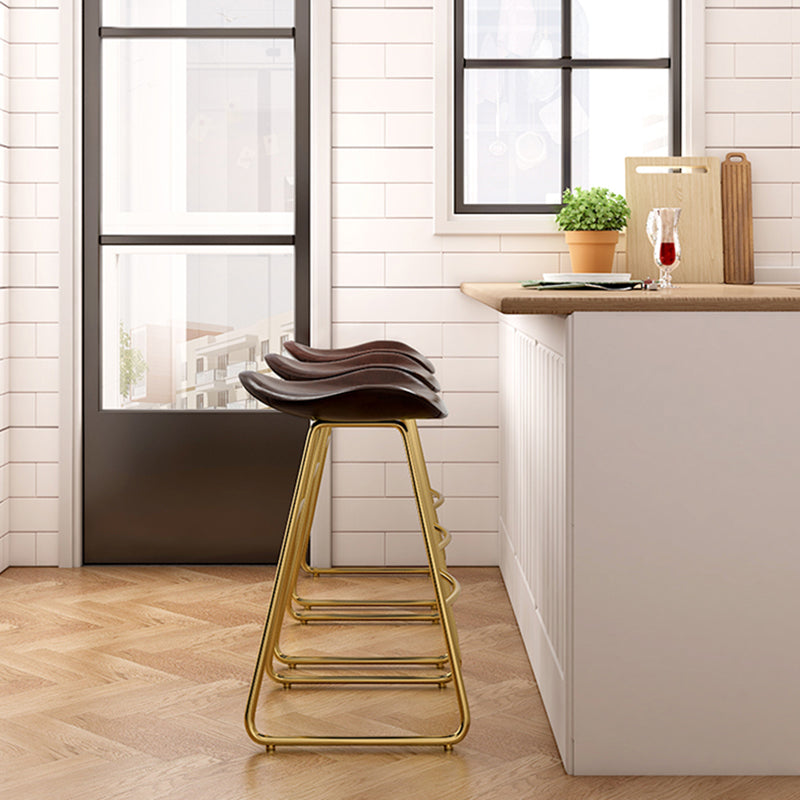 Glam Counter Bar Stool Armless Leather Indoor Bar Stool with Footrest Iron Base Clearhalo 'Bar Furniture' 'Bar Stools' 'bar_stools' 'furn' 'furn_bar_stools' 'furniture_bar_stools' 'Kitchen & Dining Furniture' 'kitchen&dining_furn' 'kitchen' 'kitchen_furn' Furniture' 4275479