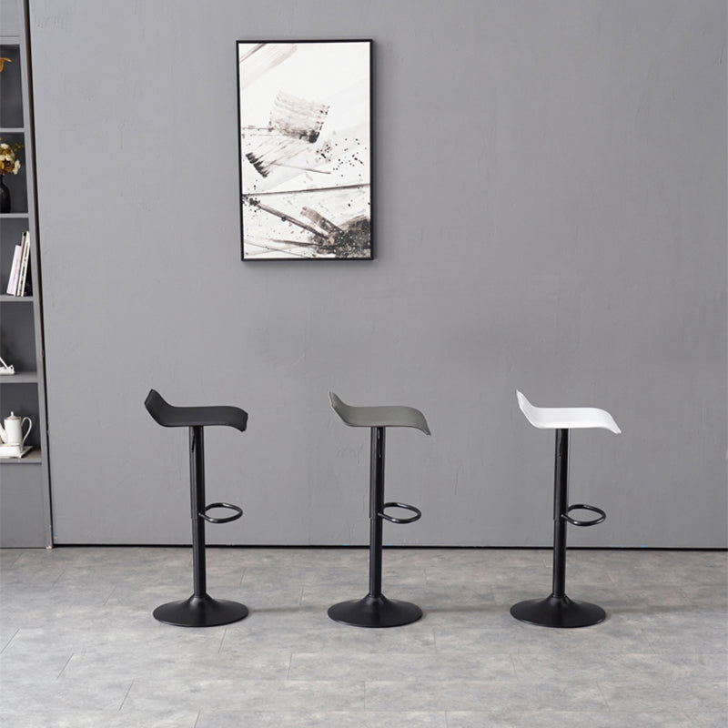 Modern Adjustable Swivel Bar Stool Footrest Low Back Faux Leather Bar Stool Clearhalo 'Bar Furniture' 'Bar Stools' 'bar_stools' 'furn' 'furn_bar_stools' 'furniture_bar_stools' 'Kitchen & Dining Furniture' 'kitchen&dining_furn' 'kitchen' 'kitchen_furn' Furniture' 4275631