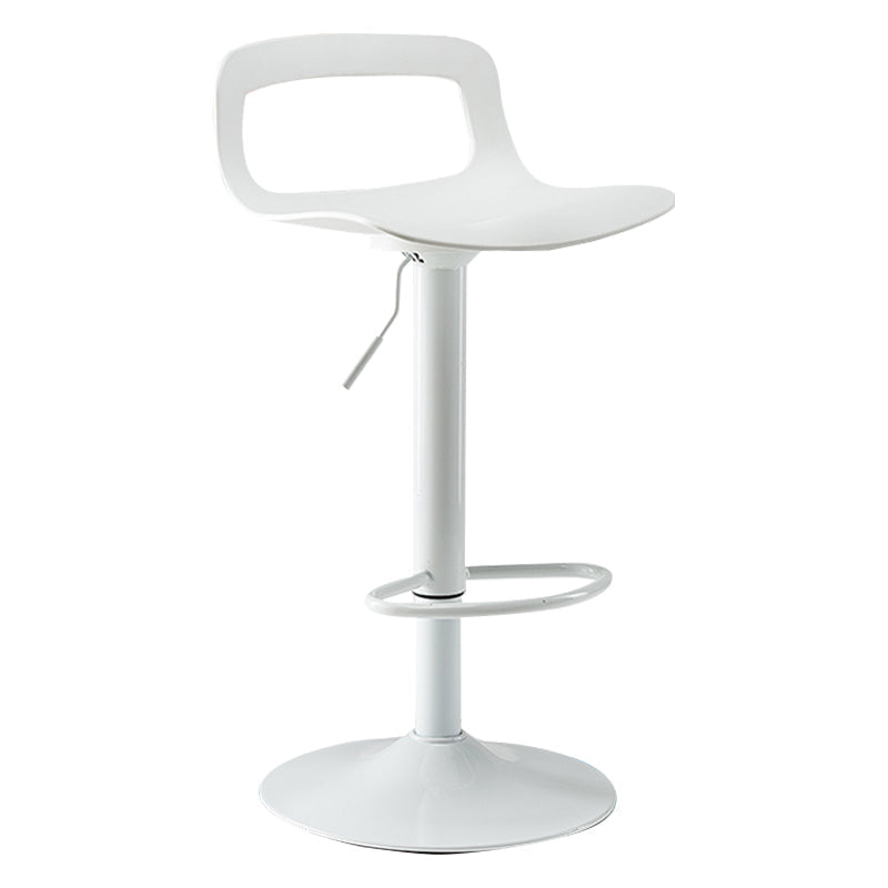 Modern Footrest Bar Stool Plastic Low Back Bucket Indoor Swivel Counter Stool White 1 Piece Clearhalo 'Bar Furniture' 'Bar Stools' 'bar_stools' 'furn' 'furn_bar_stools' 'furniture_bar_stools' 'Kitchen & Dining Furniture' 'kitchen&dining_furn' 'kitchen' 'kitchen_furn' Furniture' 4275724