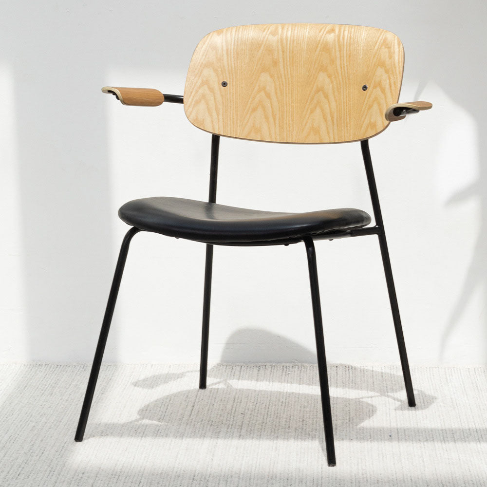 Contemporary Solid Wood Dining Armchair Kitchen Open Back Arm Chair Natural Wood Black 1 Piece Clearhalo ' kitchen&dining_furn' 'Dining Chairs' 'Dining Tables & Seating' 'dining_chair' 'furn' 'furn_dining_chair' 'Furniture' 'furniture_dining_chair' 'Kitchen & Dining Furniture' 'kitchen' 4286619