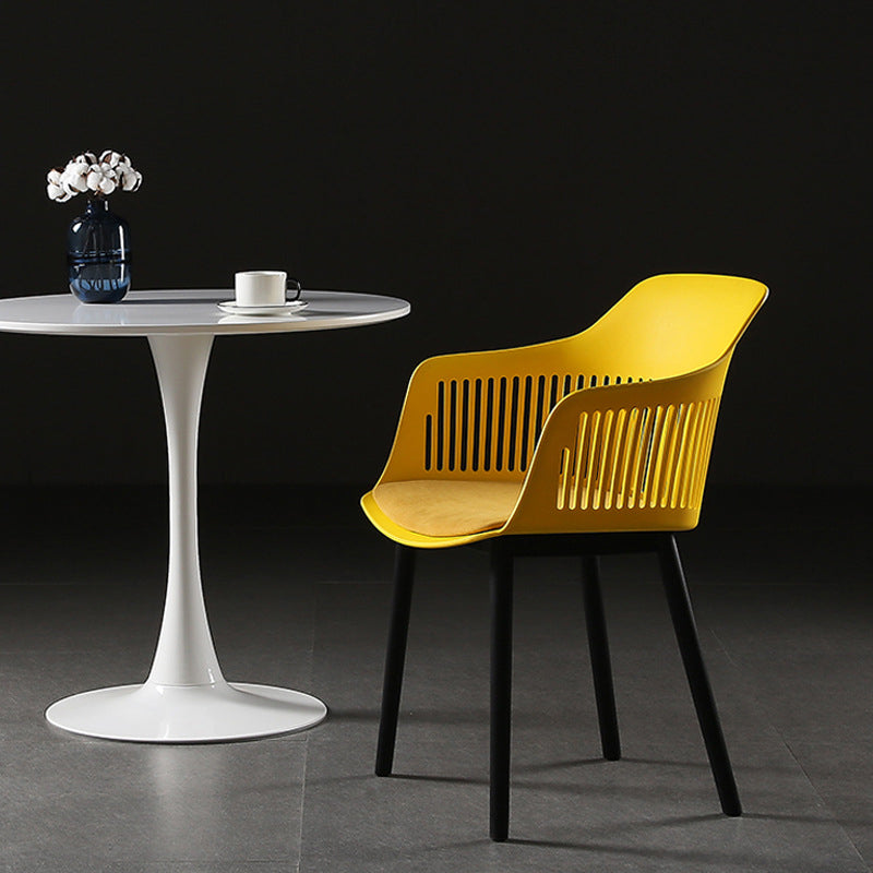 Contemporary Slat Back Arm Chair Matte Finish Metal Chair for Patio Clearhalo ' kitchen&dining_furn' 'Dining Chairs' 'Dining Tables & Seating' 'dining_chair' 'furn' 'furn_dining_chair' 'Furniture' 'furniture_dining_chair' 'Kitchen & Dining Furniture' 'kitchen' 4287525