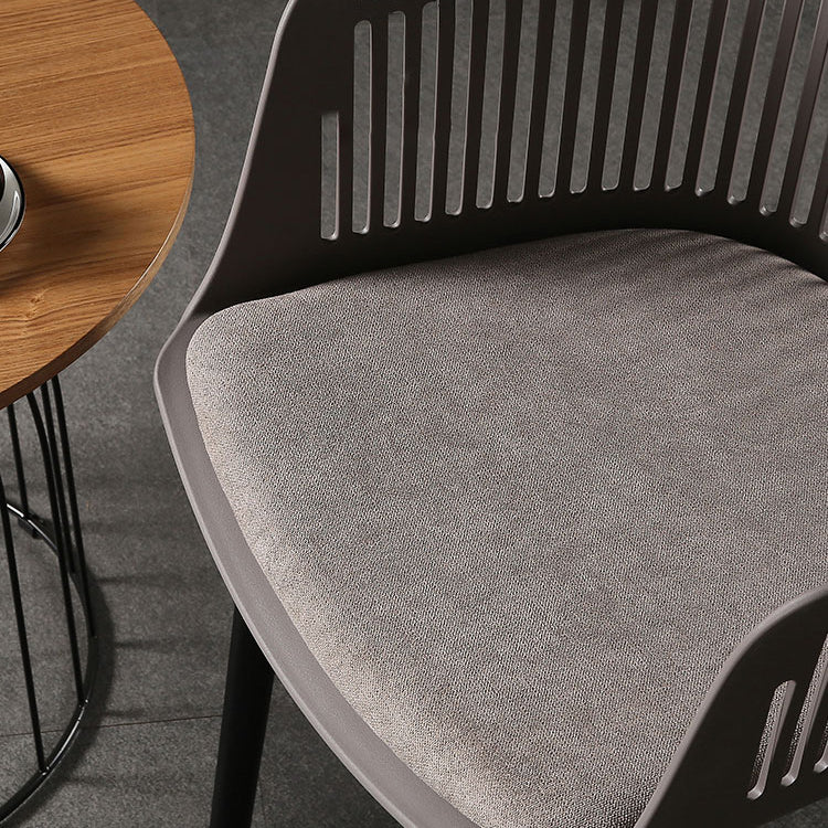 Contemporary Slat Back Arm Chair Matte Finish Metal Chair for Patio Clearhalo ' kitchen&dining_furn' 'Dining Chairs' 'Dining Tables & Seating' 'dining_chair' 'furn' 'furn_dining_chair' 'Furniture' 'furniture_dining_chair' 'Kitchen & Dining Furniture' 'kitchen' 4287535