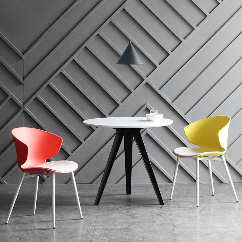 Contemporary Round Shape MDF Table Standard Kitchen Dining Table with Pedestal Base Clearhalo ' dining_table' 'Dining Tables & Seating' 'Dining Tables' 'furn' 'furn_dining_table' 'Furniture' 'furniture_dining_table' 'Kitchen & Dining Furniture' 'kitchen&dining_furn' 'kitchen' 'kitchen_dining_table' 4287679