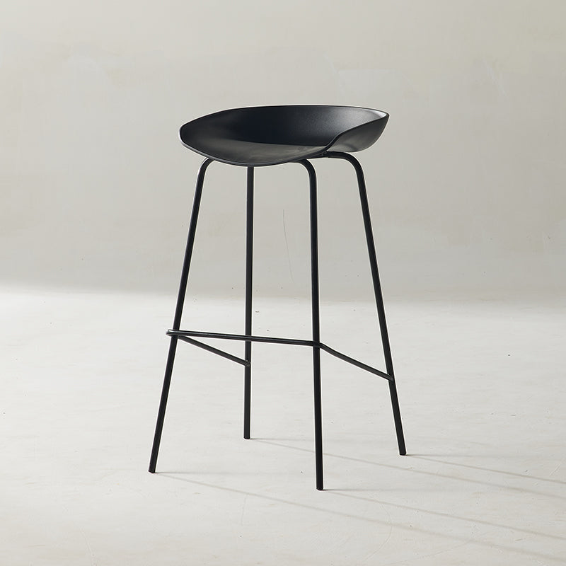 Scandinavian Metal Black Counter Stools Bucket Seat Bar Stools with Footrest Textured Black 1 Piece Clearhalo 'Bar Furniture' 'Bar Stools' 'bar_stools' 'furn' 'furn_bar_stools' 'furniture_bar_stools' 'Kitchen & Dining Furniture' 'kitchen&dining_furn' 'kitchen' 'kitchen_furn' Furniture' 4290054
