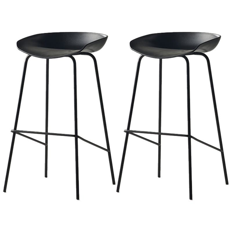 Scandinavian Metal Black Counter Stools Bucket Seat Bar Stools with Footrest Textured Black 2 Piece Set Clearhalo 'Bar Furniture' 'Bar Stools' 'bar_stools' 'furn' 'furn_bar_stools' 'furniture_bar_stools' 'Kitchen & Dining Furniture' 'kitchen&dining_furn' 'kitchen' 'kitchen_furn' Furniture' 4290057