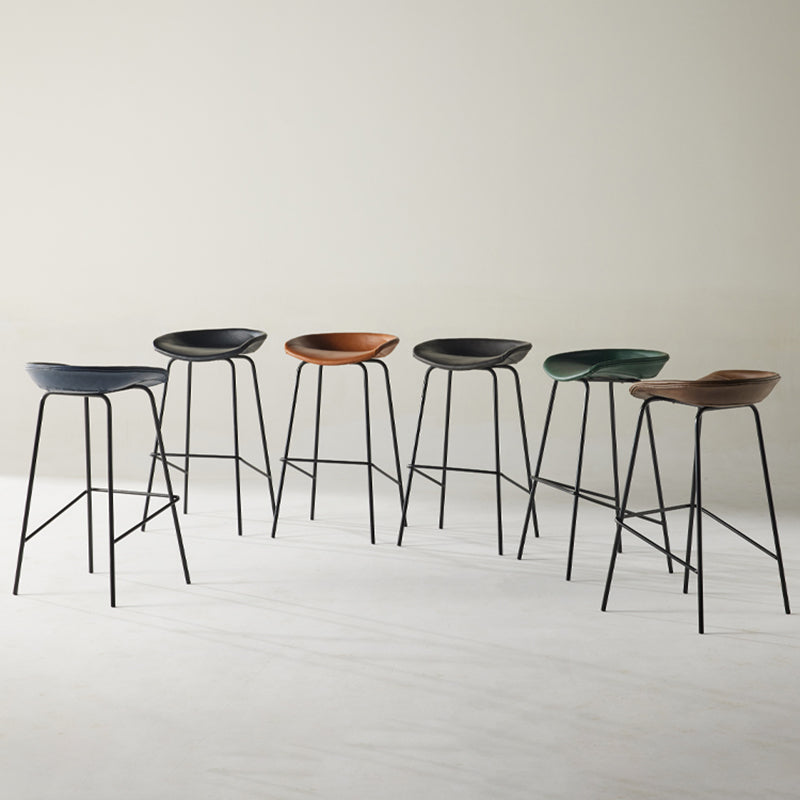 Scandinavian Metal Black Counter Stools Bucket Seat Bar Stools with Footrest Clearhalo 'Bar Furniture' 'Bar Stools' 'bar_stools' 'furn' 'furn_bar_stools' 'furniture_bar_stools' 'Kitchen & Dining Furniture' 'kitchen&dining_furn' 'kitchen' 'kitchen_furn' Furniture' 4290064