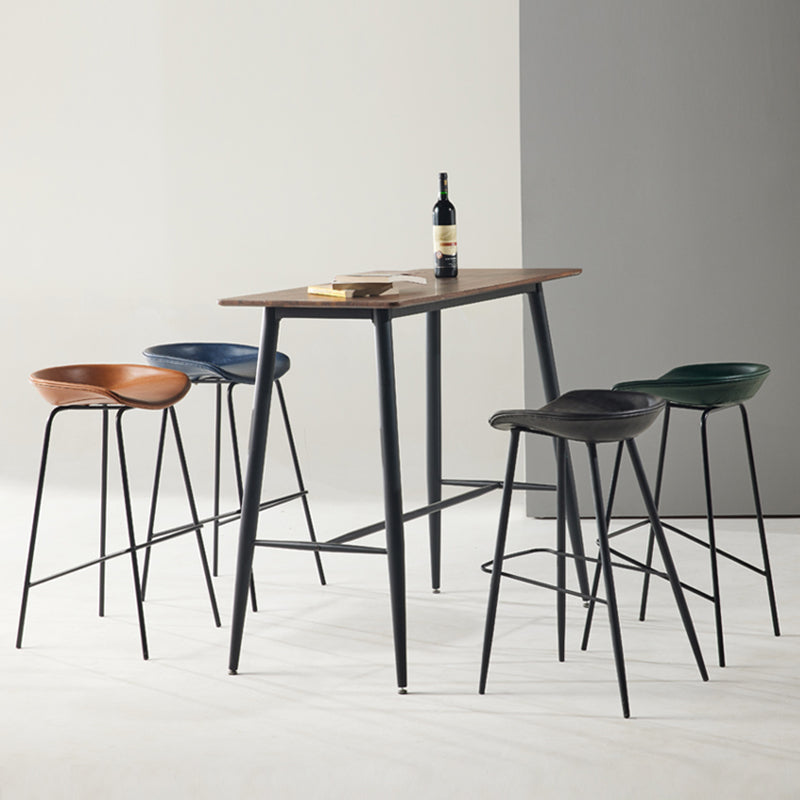 Scandinavian Metal Black Counter Stools Bucket Seat Bar Stools with Footrest Clearhalo 'Bar Furniture' 'Bar Stools' 'bar_stools' 'furn' 'furn_bar_stools' 'furniture_bar_stools' 'Kitchen & Dining Furniture' 'kitchen&dining_furn' 'kitchen' 'kitchen_furn' Furniture' 4290069
