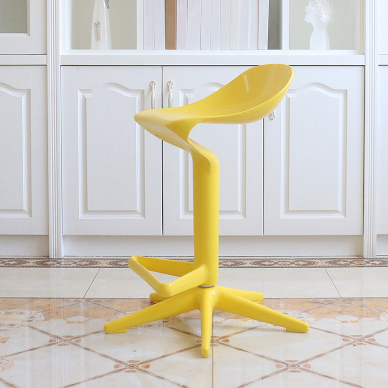 Indoor Modern Plastic Barstool Rotating Lifting Colorful Bar Stool Clearhalo 'Bar Furniture' 'Bar Stools' 'bar_stools' 'furn' 'furn_bar_stools' 'furniture_bar_stools' 'Kitchen & Dining Furniture' 'kitchen&dining_furn' 'kitchen' 'kitchen_furn' Furniture' 4290381