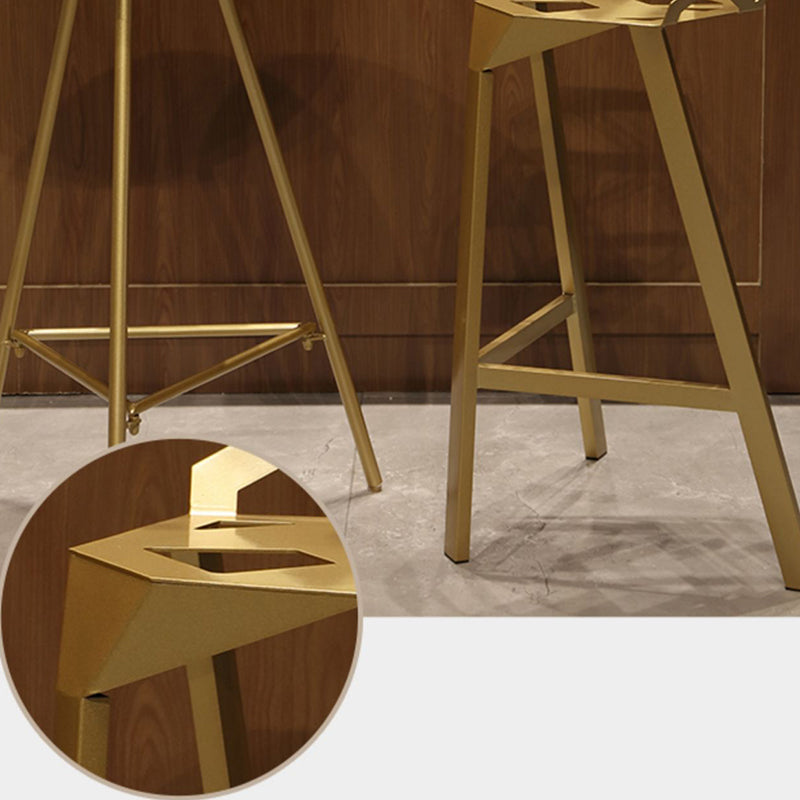 Glam Style Gold Iron Bar Table Round Top Marble Indoor Bistro Table - 23.6"W x 41.3"H Clearhalo 'Bar Furniture' 'Bar Tables' 'bar_tables' 'furn' 'furn_bar_tables' 'Furniture' 'furniture_bar_tables' 'Kitchen & Dining Furniture' 'kitchen&dining_furn' 'kitchen' 4296397