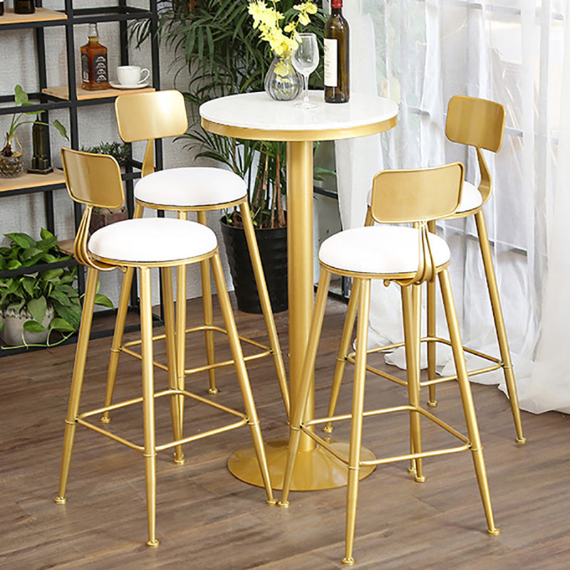 Glam Gold Metal Bar Table 21.6"W Round Top Marble Bistro Table for Breakroom Clearhalo 'Bar Furniture' 'Bar Tables' 'bar_tables' 'furn' 'furn_bar_tables' 'Furniture' 'furniture_bar_tables' 'Kitchen & Dining Furniture' 'kitchen&dining_furn' 'kitchen' 4296472