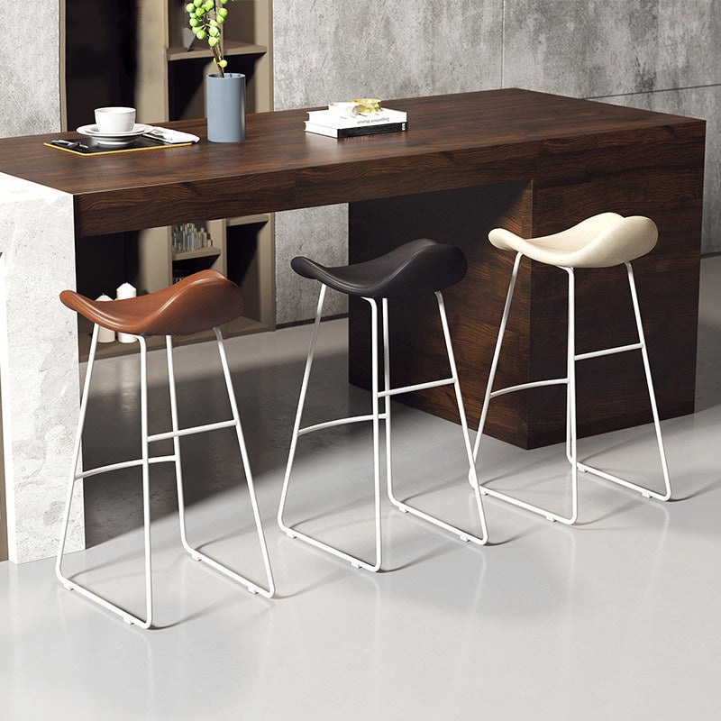Glam Leather Bar Stools Patio Bar Stool with Iron Legs and Low Back Clearhalo 'Bar Furniture' 'Bar Stools' 'bar_stools' 'furn' 'furn_bar_stools' 'furniture_bar_stools' 'Kitchen & Dining Furniture' 'kitchen&dining_furn' 'kitchen' 'kitchen_furn' Furniture' 4296886