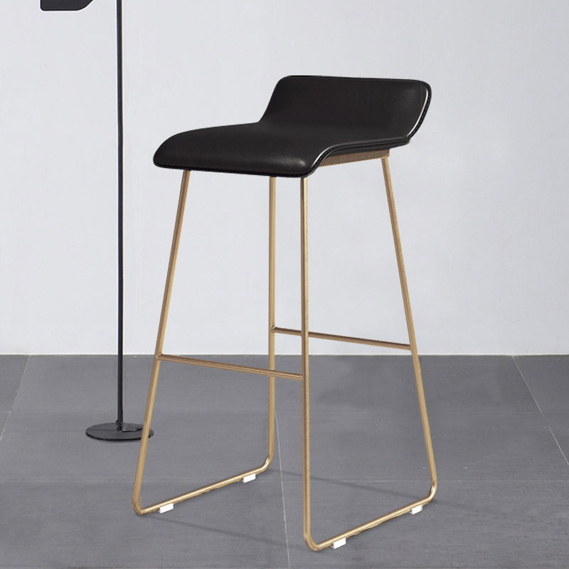Glam Counter Round Bar Stool Armless Leather Bar Stool with Footrest Iron Base Black 1 Piece Bar Stool(30"H) Clearhalo 'Bar Furniture' 'Bar Stools' 'bar_stools' 'furn' 'furn_bar_stools' 'furniture_bar_stools' 'Kitchen & Dining Furniture' 'kitchen&dining_furn' 'kitchen' 'kitchen_furn' Furniture' 4297317