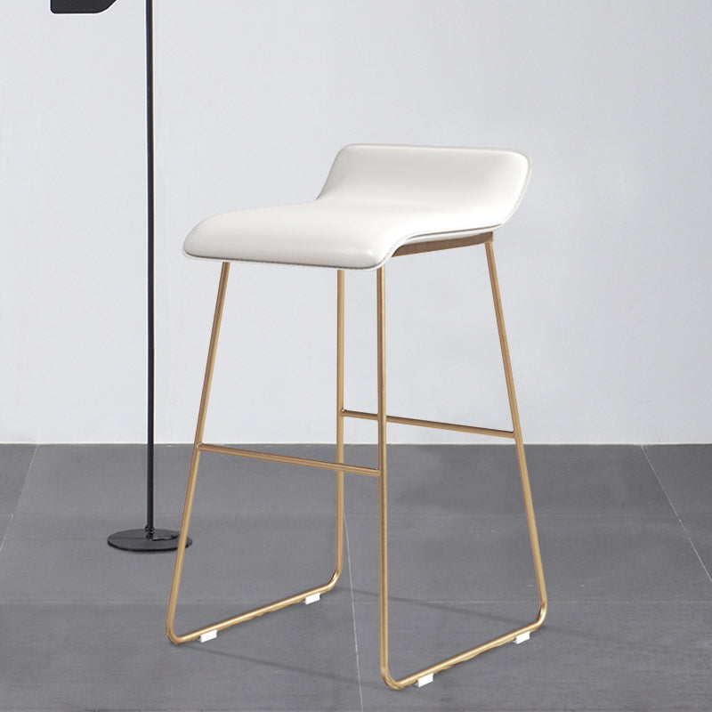 Glam Counter Round Bar Stool Armless Leather Bar Stool with Footrest Iron Base White 1 Piece Counter Stool(26"H) Clearhalo 'Bar Furniture' 'Bar Stools' 'bar_stools' 'furn' 'furn_bar_stools' 'furniture_bar_stools' 'Kitchen & Dining Furniture' 'kitchen&dining_furn' 'kitchen' 'kitchen_furn' Furniture' 4297344