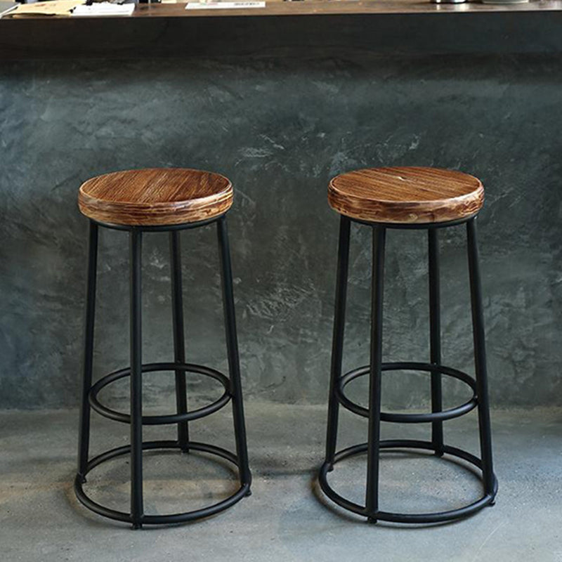Brown Wood Backless and Armless Stool Industrial Bar and Counter Stool with Iron Legs Clearhalo 'Bar Furniture' 'Bar Stools' 'bar_stools' 'furn' 'furn_bar_stools' 'furniture_bar_stools' 'Kitchen & Dining Furniture' 'kitchen&dining_furn' 'kitchen' 'kitchen_furn' Furniture' 4321017