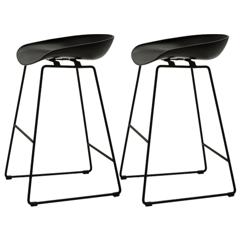 Scandinavian Style Bar-stool with Bucket Seat Counter Chair for Kitchen Bar Black 2 Piece Set Counter Stool(26"H) Clearhalo 'Bar Furniture' 'Bar Stools' 'bar_stools' 'furn' 'furn_bar_stools' 'furniture_bar_stools' 'Kitchen & Dining Furniture' 'kitchen&dining_furn' 'kitchen' 'kitchen_furn' Furniture' 4321676