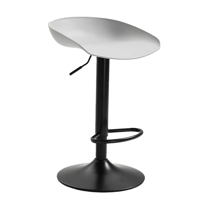 Industrial Style Plastic Seats Barstool Rotating Lifting Metal Leg Bar Stool for Indoor Light Gray Black 1 Piece Clearhalo 'Bar Furniture' 'Bar Stools' 'bar_stools' 'furn' 'furn_bar_stools' 'furniture_bar_stools' 'Kitchen & Dining Furniture' 'kitchen&dining_furn' 'kitchen' 'kitchen_furn' Furniture' 4329616