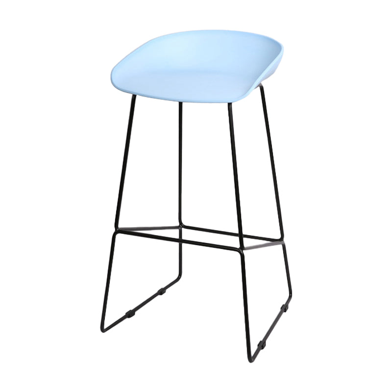 Industrial Indoor Barstool Iron Simple Tall Stool with Plastic Seat Blue 1 Piece Clearhalo 'Bar Furniture' 'Bar Stools' 'bar_stools' 'furn' 'furn_bar_stools' 'furniture_bar_stools' 'Kitchen & Dining Furniture' 'kitchen&dining_furn' 'kitchen' 'kitchen_furn' Furniture' 4329658